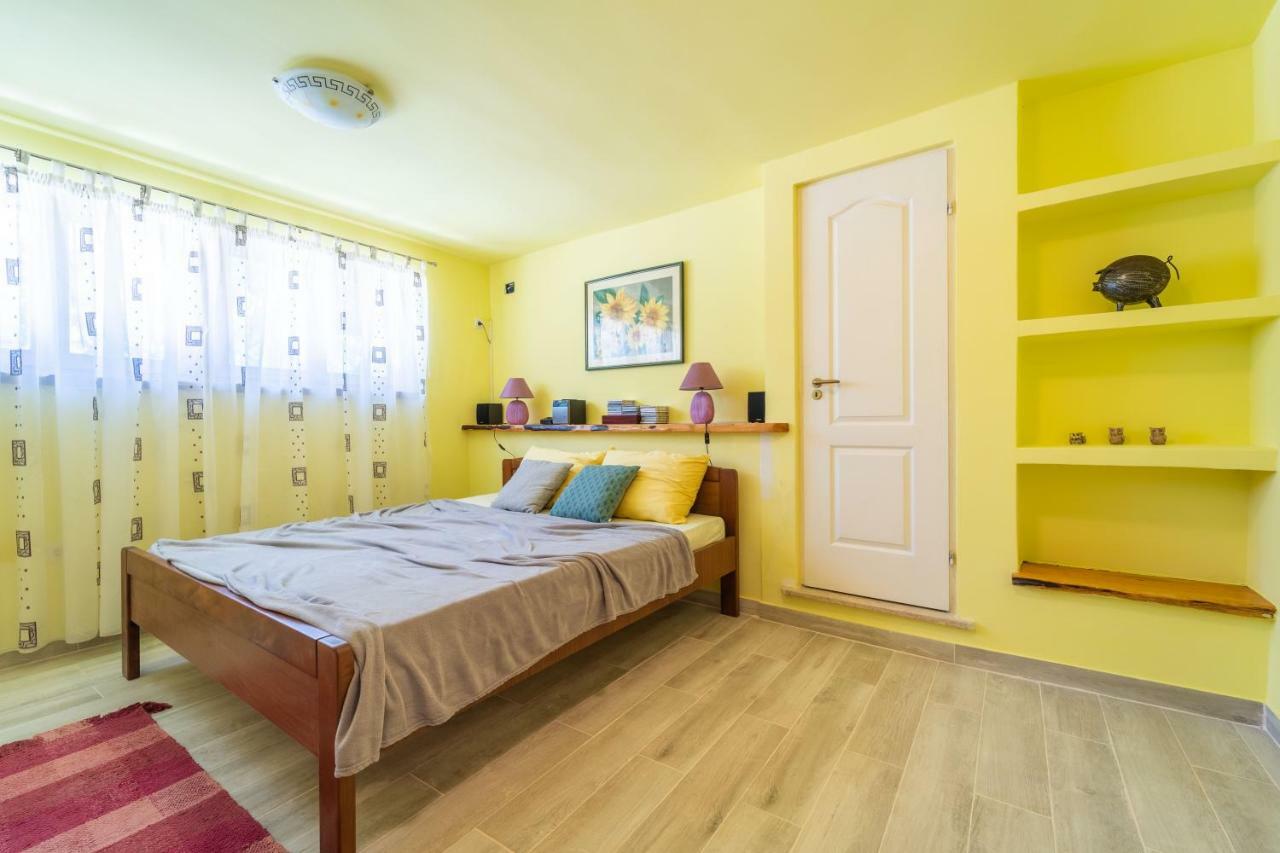 Holiday Home Carla And Dajana Veliki Vareški 외부 사진