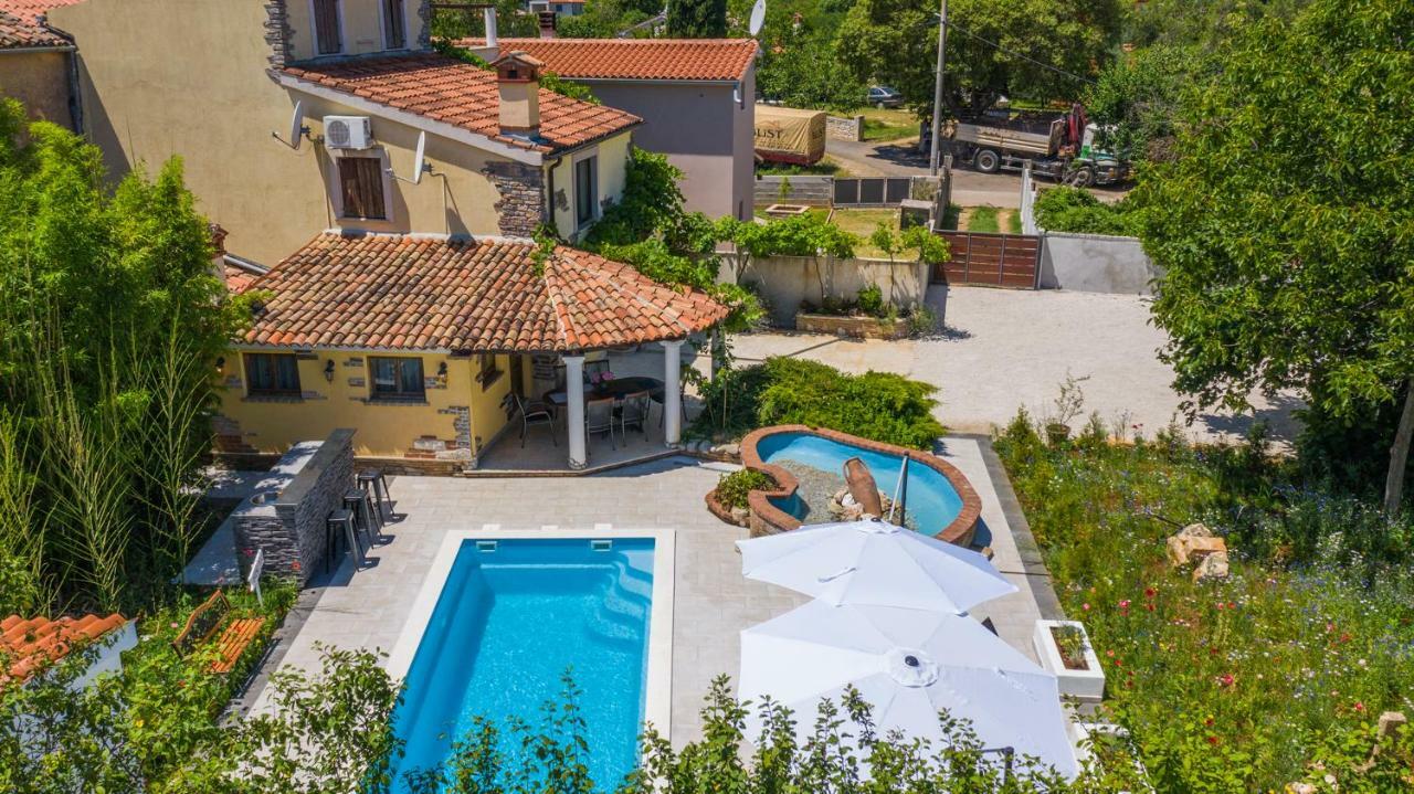 Holiday Home Carla And Dajana Veliki Vareški 외부 사진