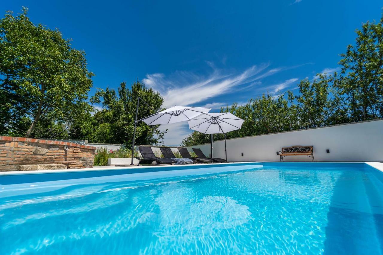 Holiday Home Carla And Dajana Veliki Vareški 외부 사진